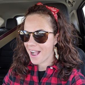 Meet your Posher, Melissa